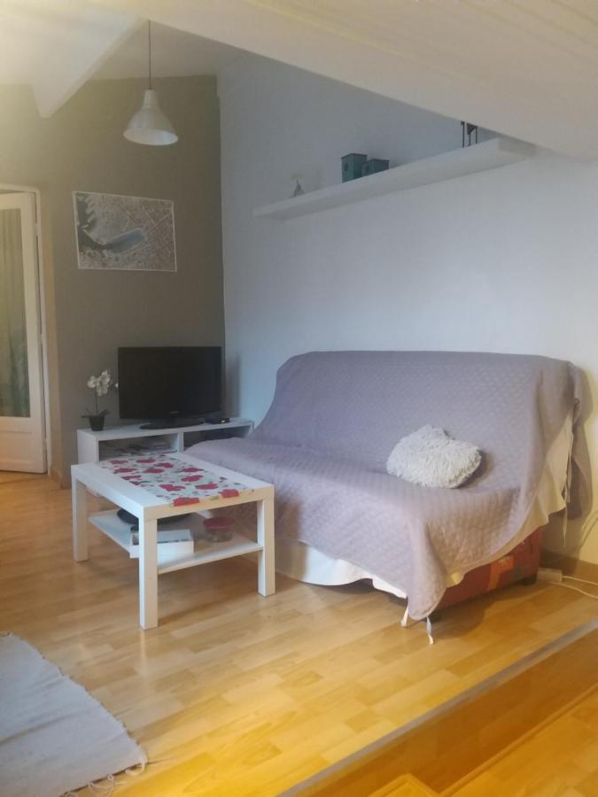 Gite T2 Avec Grande Piscine Apartman Villeneuve-la-Comptal Kültér fotó