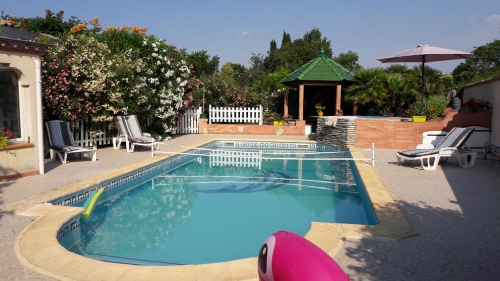 Gite T2 Avec Grande Piscine Apartman Villeneuve-la-Comptal Kültér fotó
