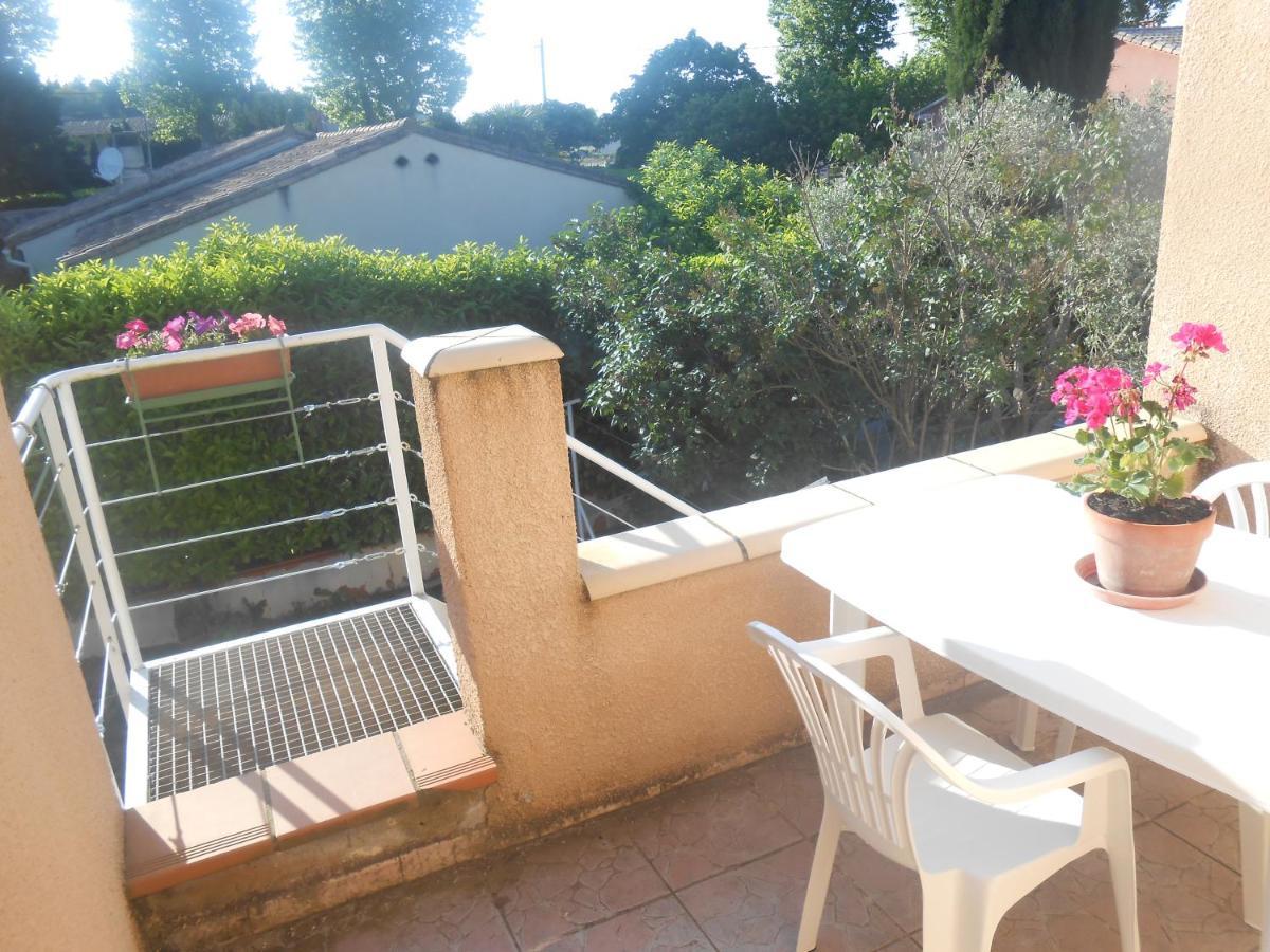 Gite T2 Avec Grande Piscine Apartman Villeneuve-la-Comptal Kültér fotó